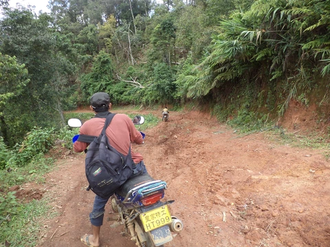 lat rim: duai: muak see aak