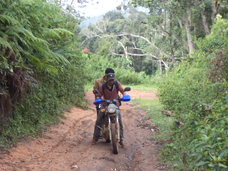 lat rim: duai: muak see aak