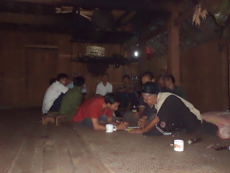 lat suan: to: hai rim: ban taeng: